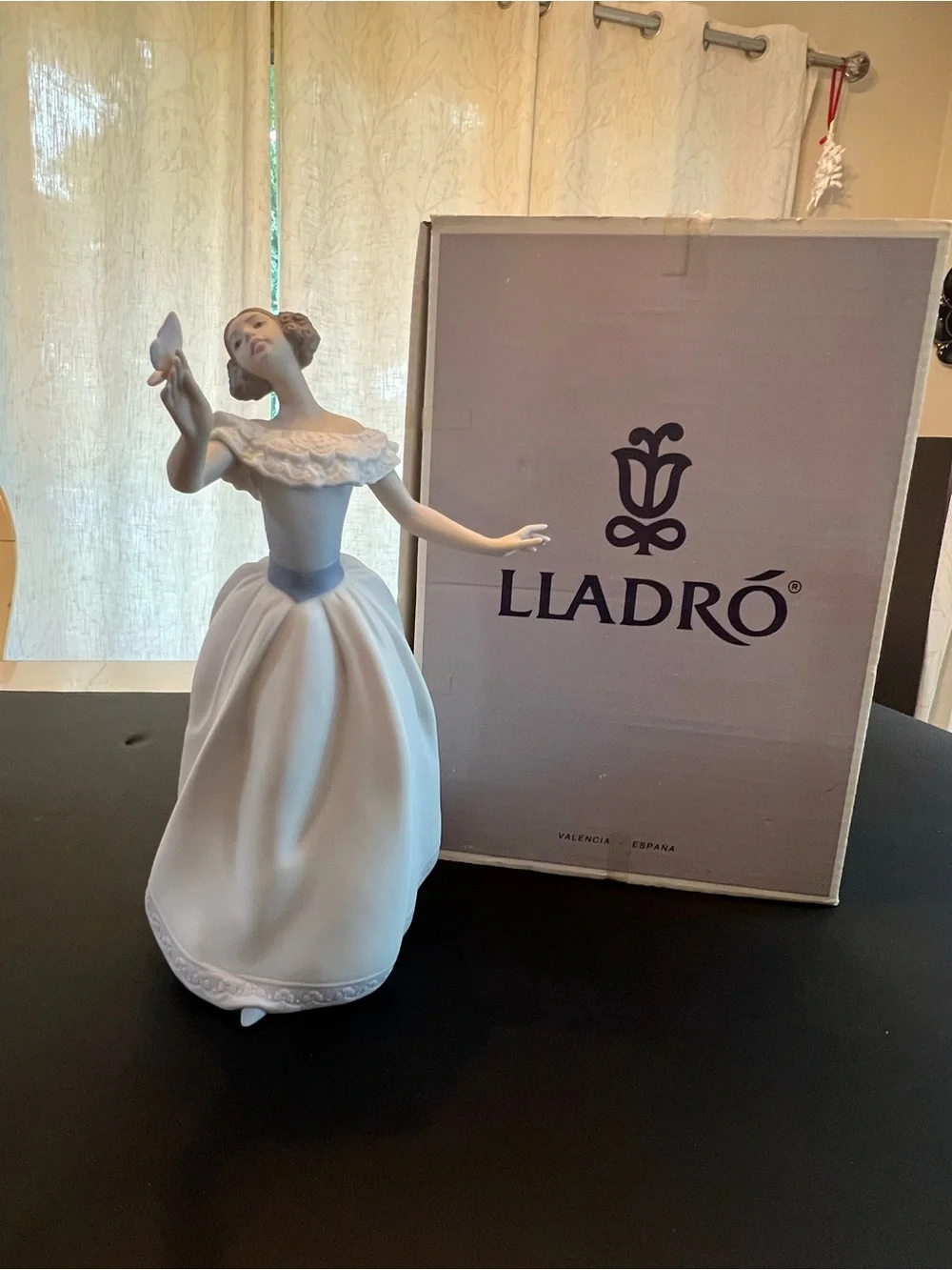 Elegant White Porcelain Ballerina Figurine Decorative Accent